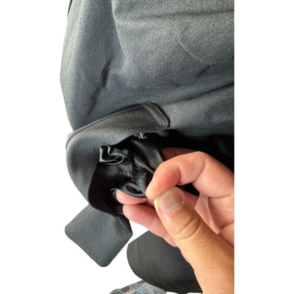 Isaac Mizrahi LIve! 24/7 Stretch Cropped Jacket with Pockets Pitch Black 4 NWOT - Picture 2 of 15